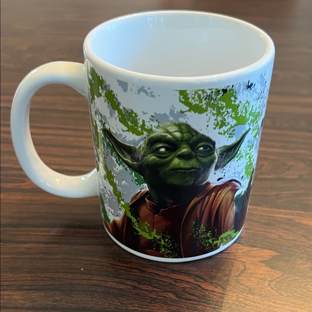 Star Wars Yoda Mug - Green and White Design